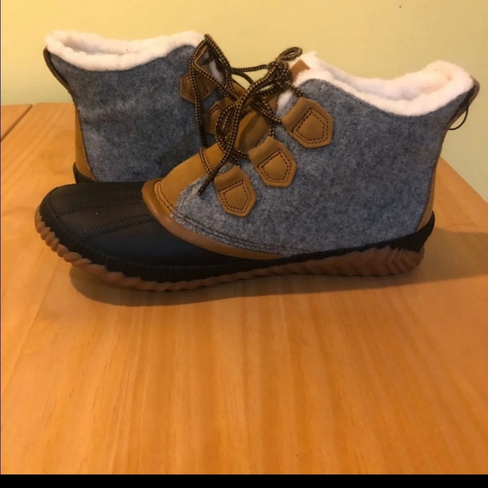- Sorel out and about boots